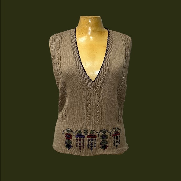 🍂Vintage Embroidered Knit Sweater Vest🍂 - Picture 1 of 4